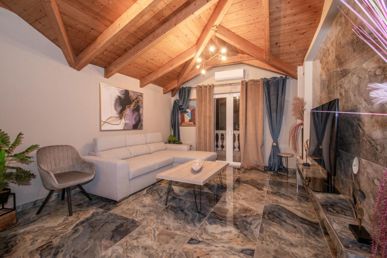 Casa Di Voz Shared Villa Studios With Free Gym Services By "Elite" Gaitani Exteriör bild
